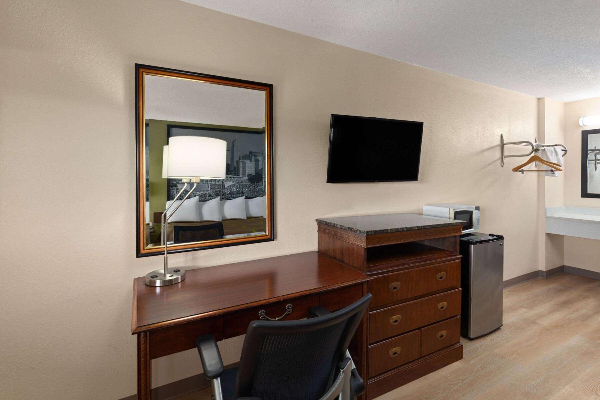 Super 8 By Wyndham Fort Mitchell Cincinnati Area Exterior photo
