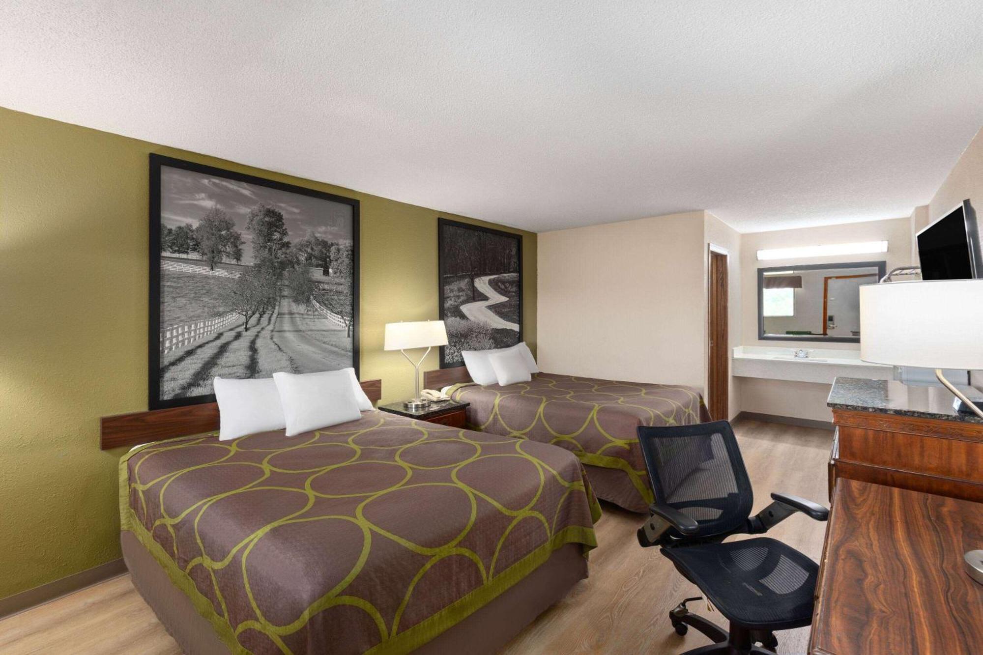 Super 8 By Wyndham Fort Mitchell Cincinnati Area Exterior photo