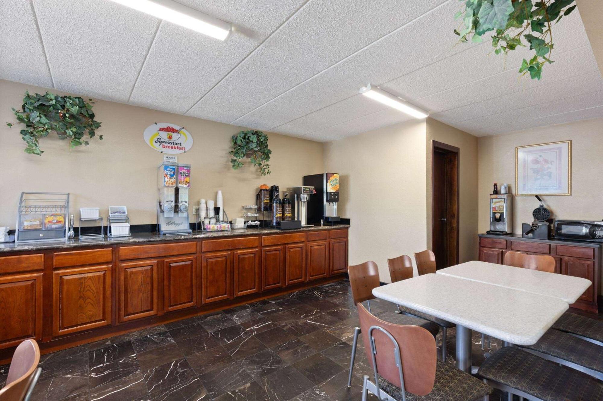 Super 8 By Wyndham Fort Mitchell Cincinnati Area Exterior photo